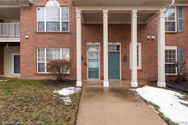 21105 Chesapeake Circle 243, Walled Lake, MI 48390