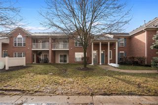 21105 Chesapeake Circle 243, Walled Lake, MI 48390