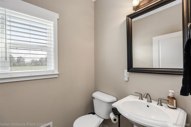 6097 Summerbrooke Circle, Handy Township, MI 48836