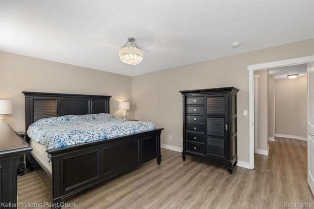 6097 Summerbrooke Circle, Handy Township, MI 48836
