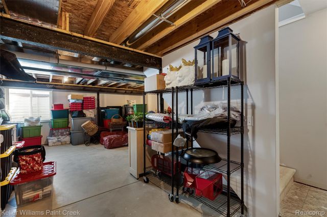 6097 Summerbrooke Circle, Handy Township, MI 48836