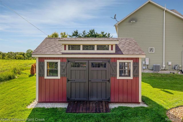 6097 Summerbrooke Circle, Handy Township, MI 48836