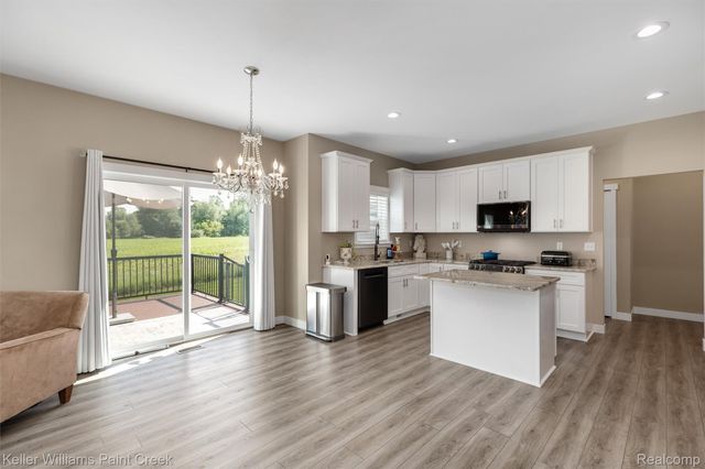 6097 Summerbrooke Circle, Handy Township, MI 48836