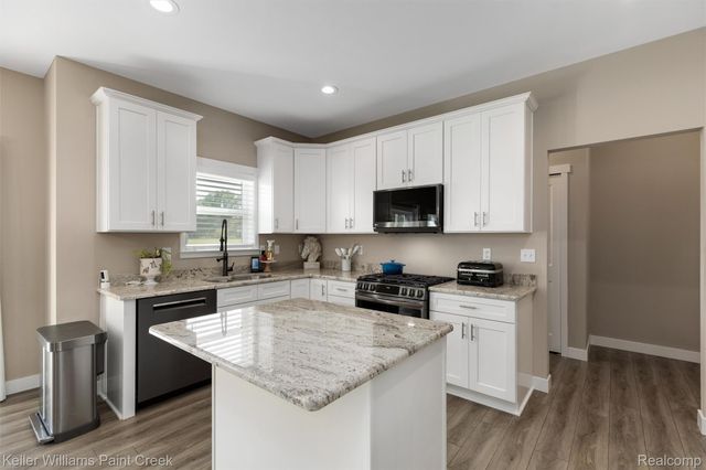 6097 Summerbrooke Circle, Handy Township, MI 48836