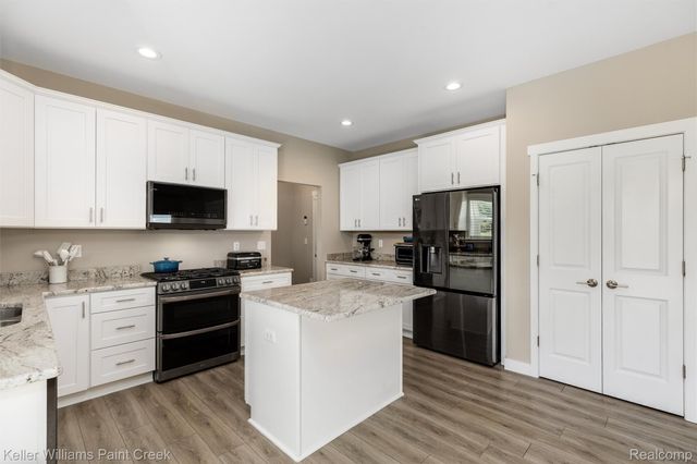 6097 Summerbrooke Circle, Handy Township, MI 48836