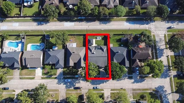 16039 Surrey Woods Drive, Friendswood, TX 77546