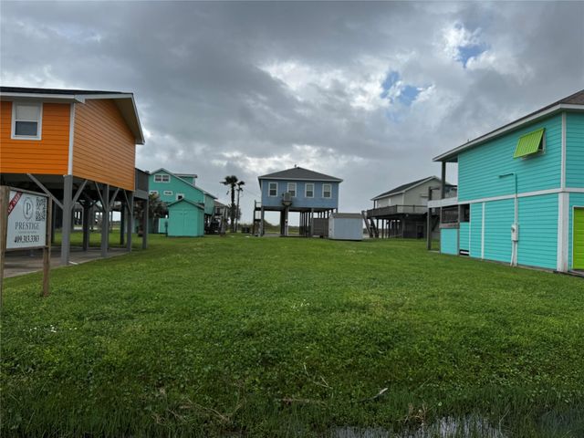 128 Ocean View Drive, Crystal Beach, TX 77650