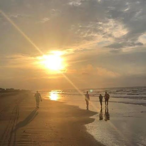 128 Ocean View Drive, Crystal Beach, TX 77650