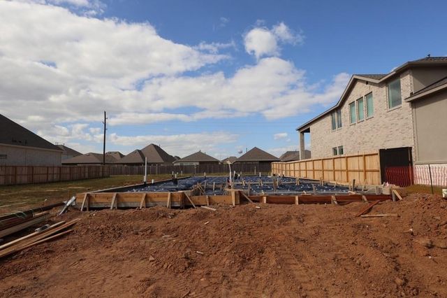 136 Ginger Garlic Loop, Richmond, TX 77406