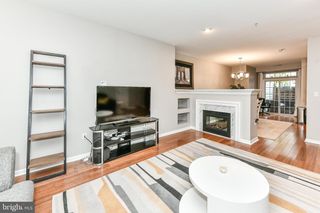 5102 DONOVAN DR, Alexandria, VA 22304