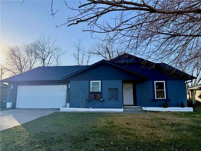 1604 S 23rd Street, Rogers, AR 72758