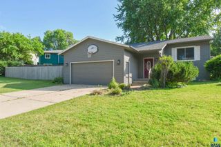 705 N Montgomery Ct, Sioux Falls, SD 57103