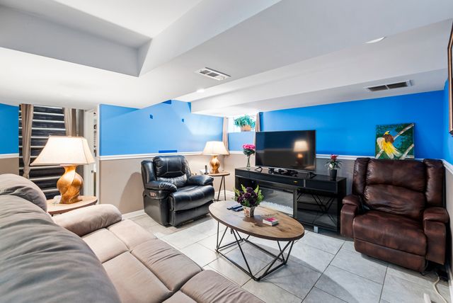 2552 W 81st Place, Chicago, IL 60652
