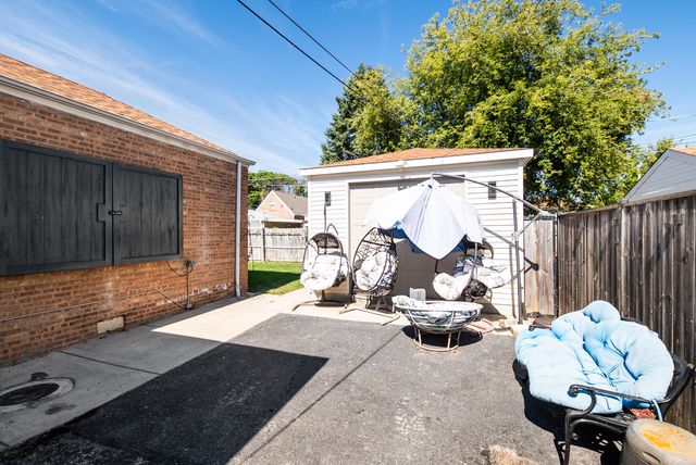 2552 W 81st Place, Chicago, IL 60652