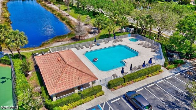 2065 Mandarin LN, Naples, FL 34120