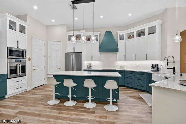 2065 Mandarin LN, Naples, FL 34120