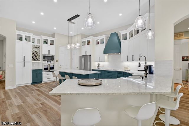 2065 Mandarin LN, Naples, FL 34120