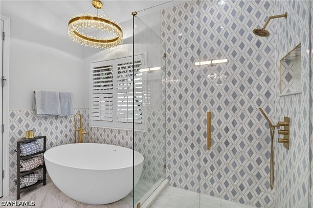 2065 Mandarin LN, Naples, FL 34120