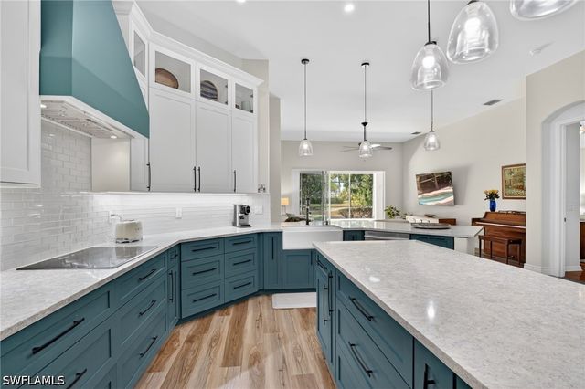 2065 Mandarin LN, Naples, FL 34120