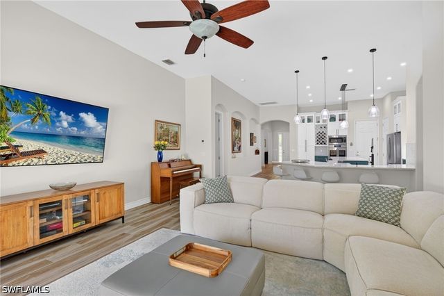 2065 Mandarin LN, Naples, FL 34120