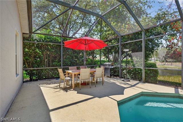 2065 Mandarin LN, Naples, FL 34120