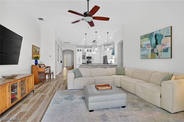 2065 Mandarin LN, Naples, FL 34120