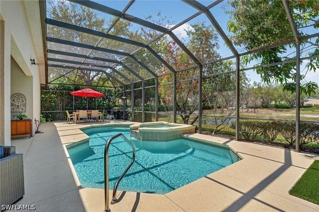 2065 Mandarin LN, Naples, FL 34120