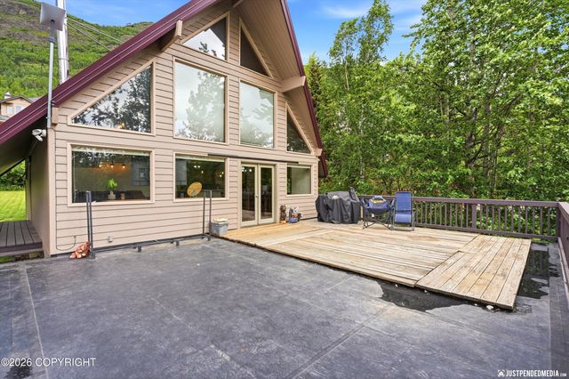 20607 Lucas Avenue, Eagle River, AK 99577