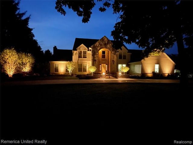 12825 Larkins Road, Brighton, MI 48114