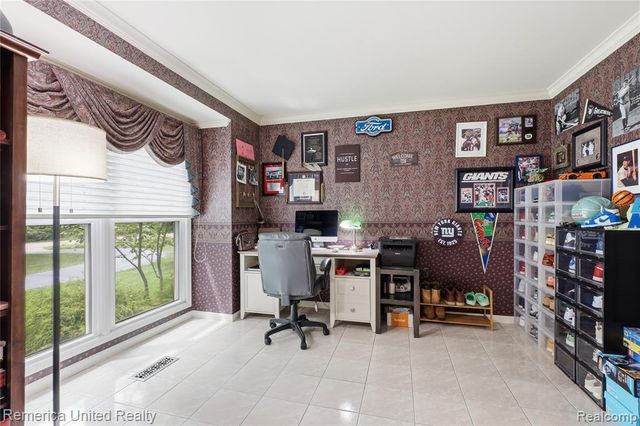 12825 Larkins Road, Brighton, MI 48114