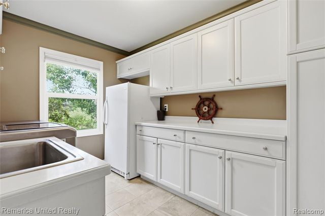 12825 Larkins Road, Brighton, MI 48114