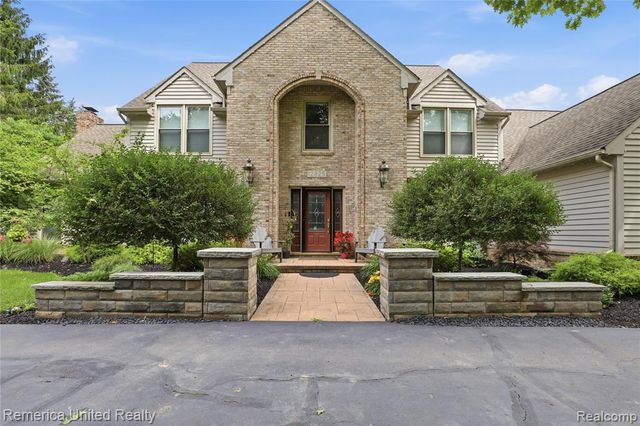 12825 Larkins Road, Brighton, MI 48114