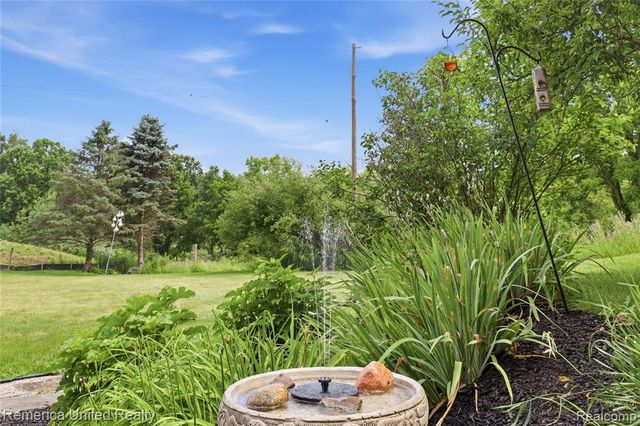 12825 Larkins Road, Brighton, MI 48114