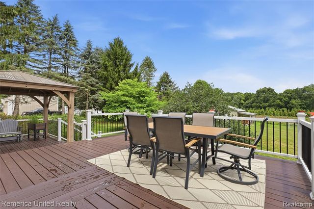 12825 Larkins Road, Brighton, MI 48114