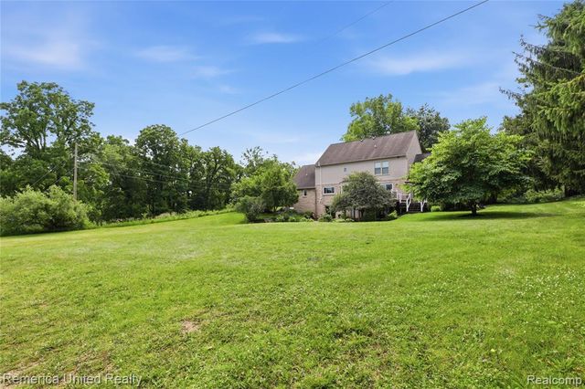 12825 Larkins Road, Brighton, MI 48114