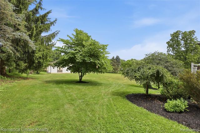 12825 Larkins Road, Brighton, MI 48114