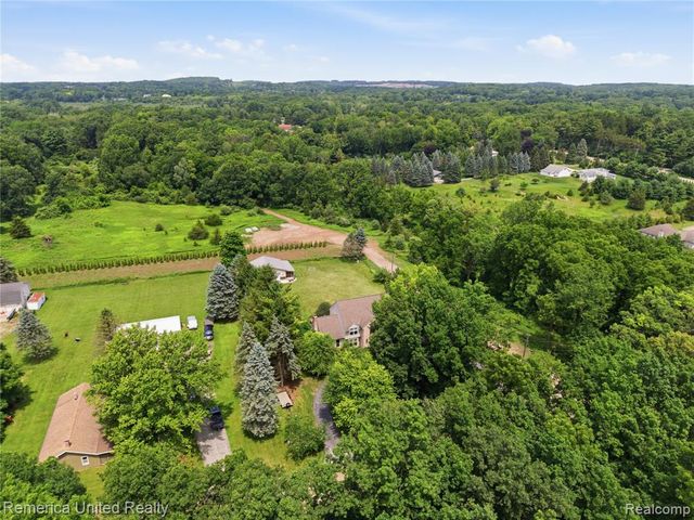12825 Larkins Road, Brighton, MI 48114