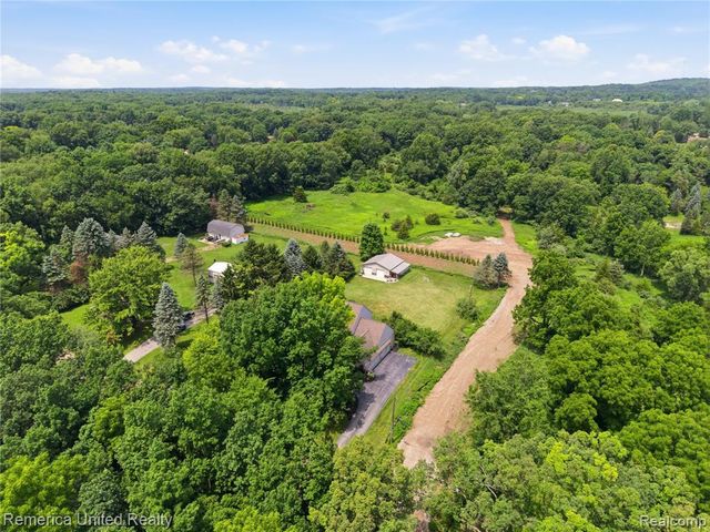 12825 Larkins Road, Brighton, MI 48114