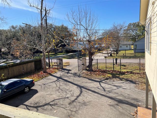 2232 Hoskins Drive, Houston, TX 77080