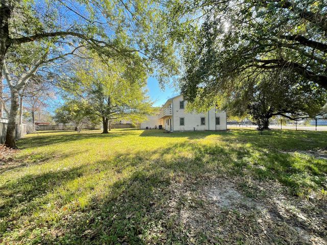 2232 Hoskins Drive, Houston, TX 77080