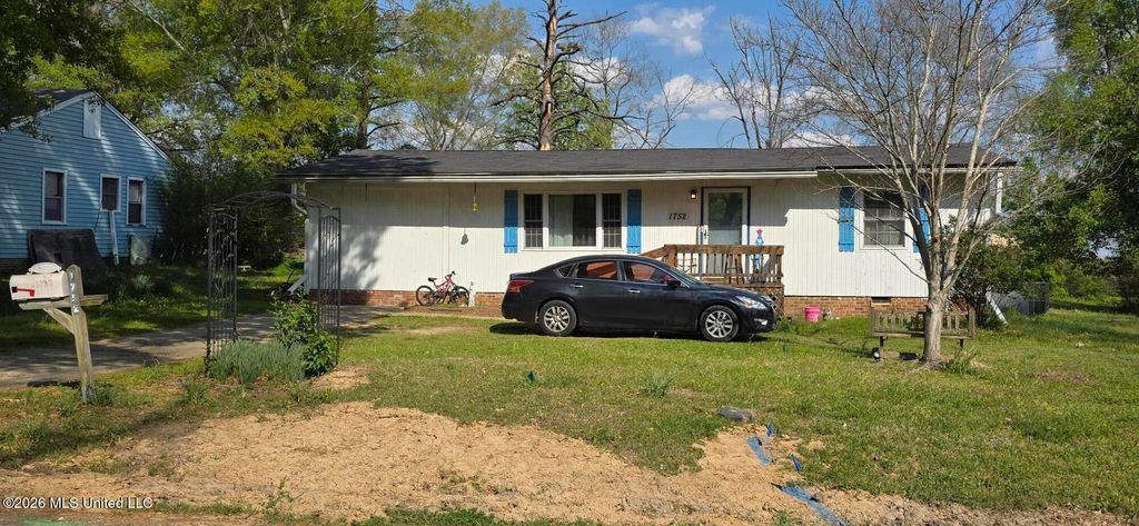 1752 Hampton Street, Jackson, MS 39209