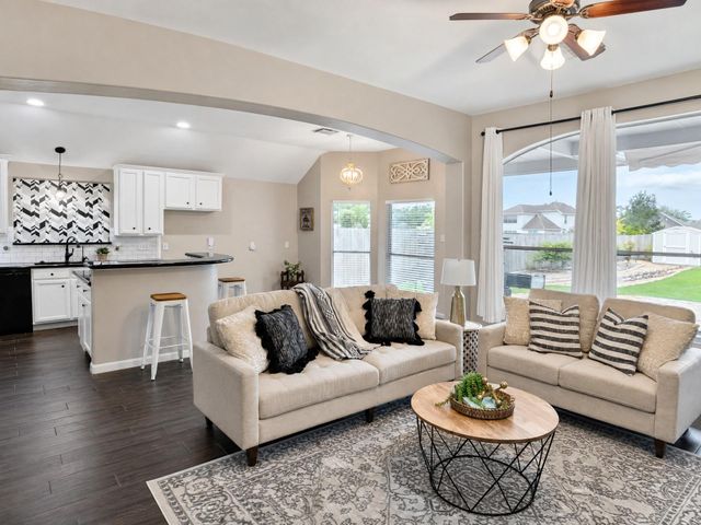 33039 Lois Lane, Magnolia, TX 77354