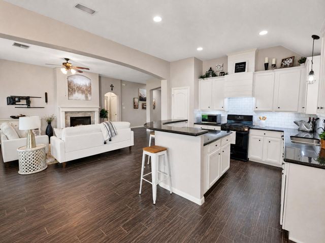 33039 Lois Lane, Magnolia, TX 77354