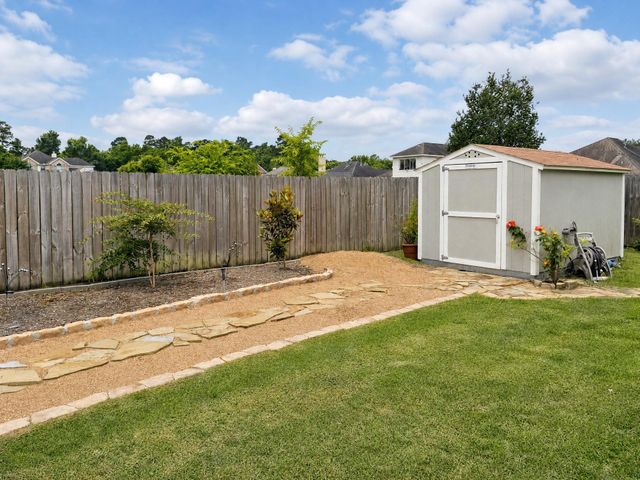 33039 Lois Lane, Magnolia, TX 77354