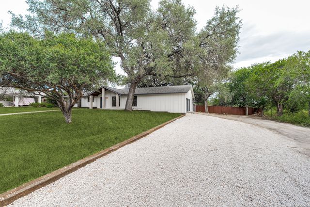 612 SKYFOREST DR, San Antonio, TX 78232