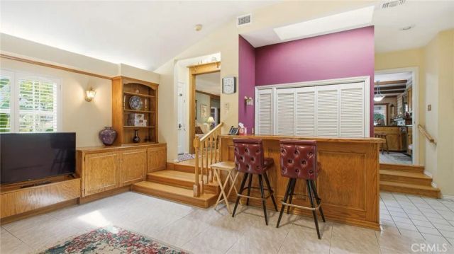 5055 Willowcrest, North Hollywood, CA 91601