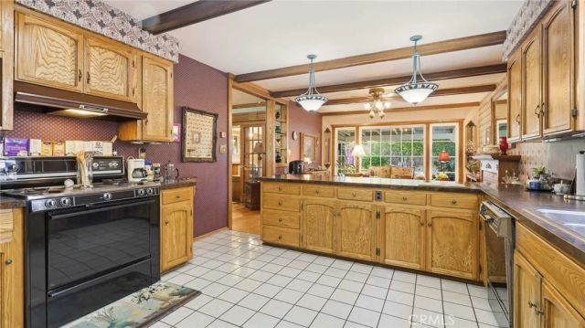 5055 Willowcrest, North Hollywood, CA 91601