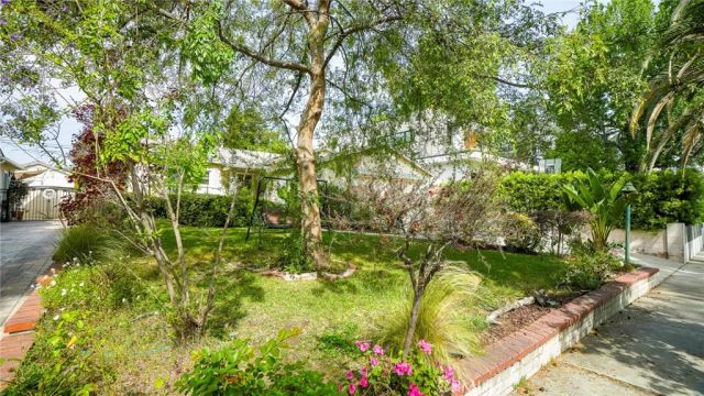 5055 Willowcrest, North Hollywood, CA 91601