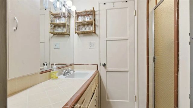 5055 Willowcrest, North Hollywood, CA 91601
