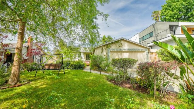 5055 Willowcrest, North Hollywood, CA 91601